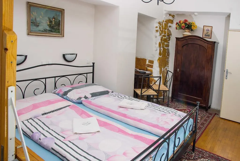 *** Bed & Breakfast Charles Bridge Bed And Breakfast Praga Repubblica Ceca