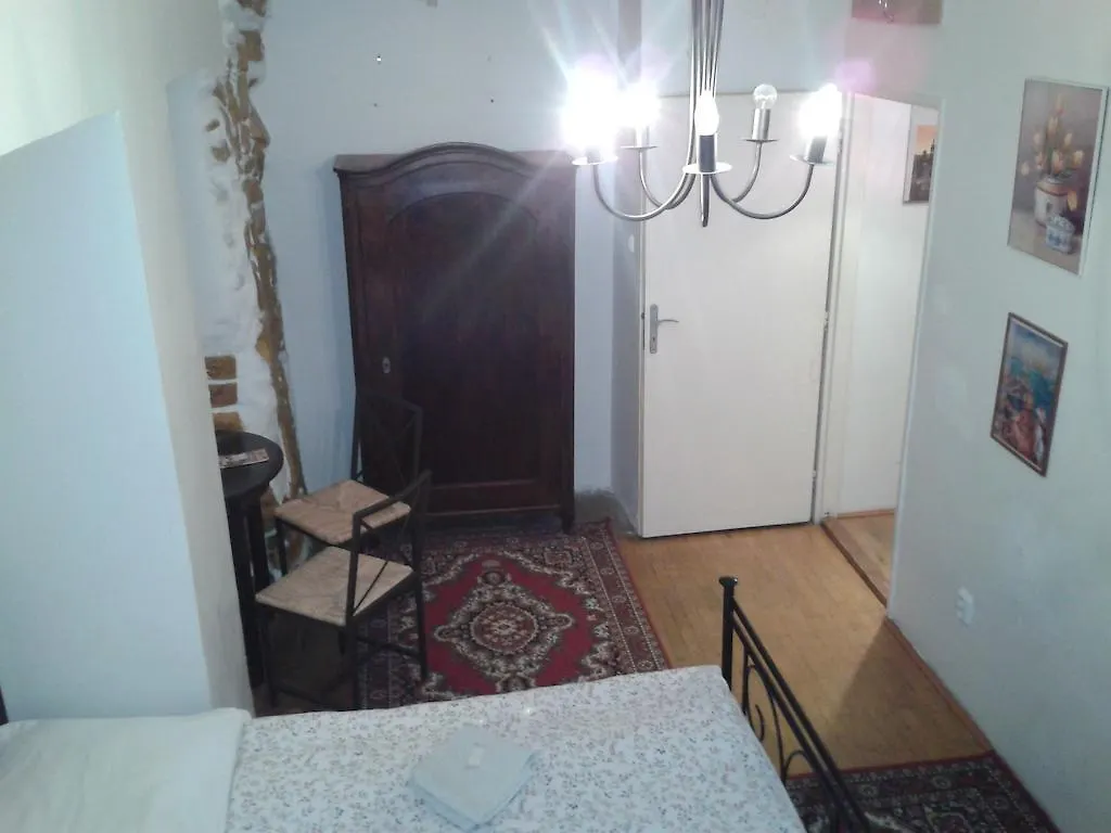 Charles Bridge Bed And Breakfast Praga